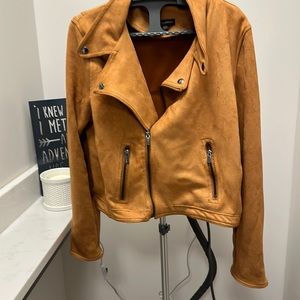 Like new cute camel colored crop size up jacket